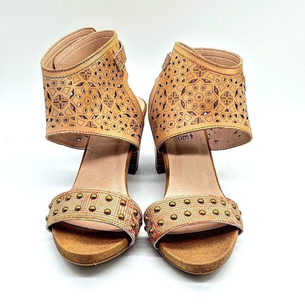 L'Artiste Spring Step Bernadette Leather Studded Sandals 40